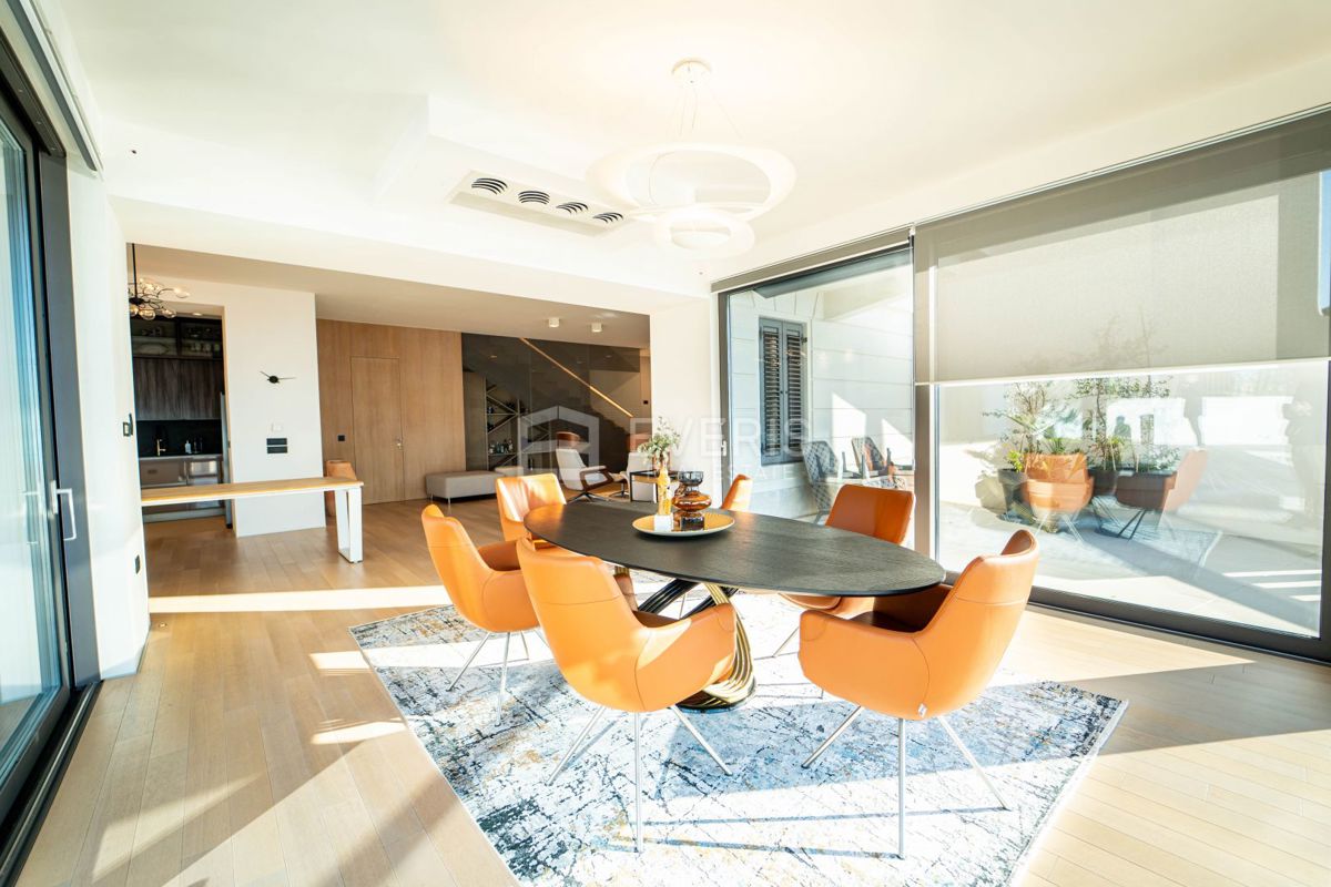 Pećine, Rijeka, 286 m2