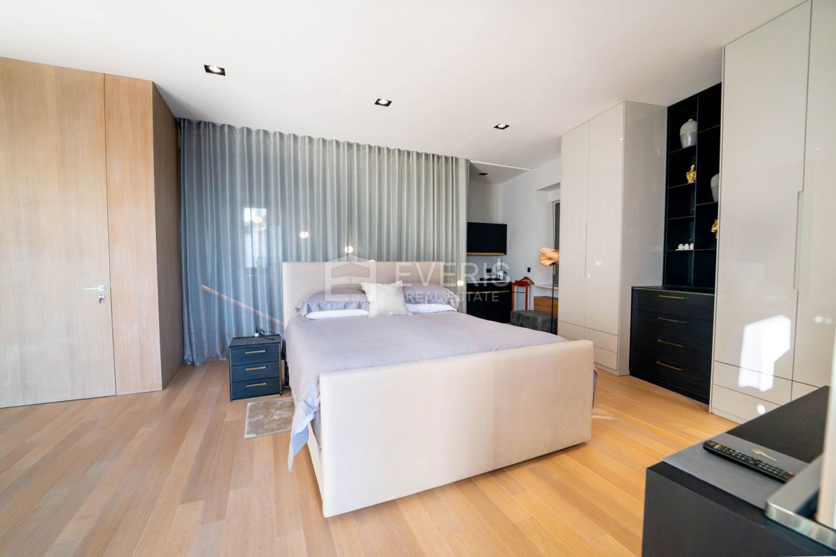 Pećine, Rijeka, 286 m2