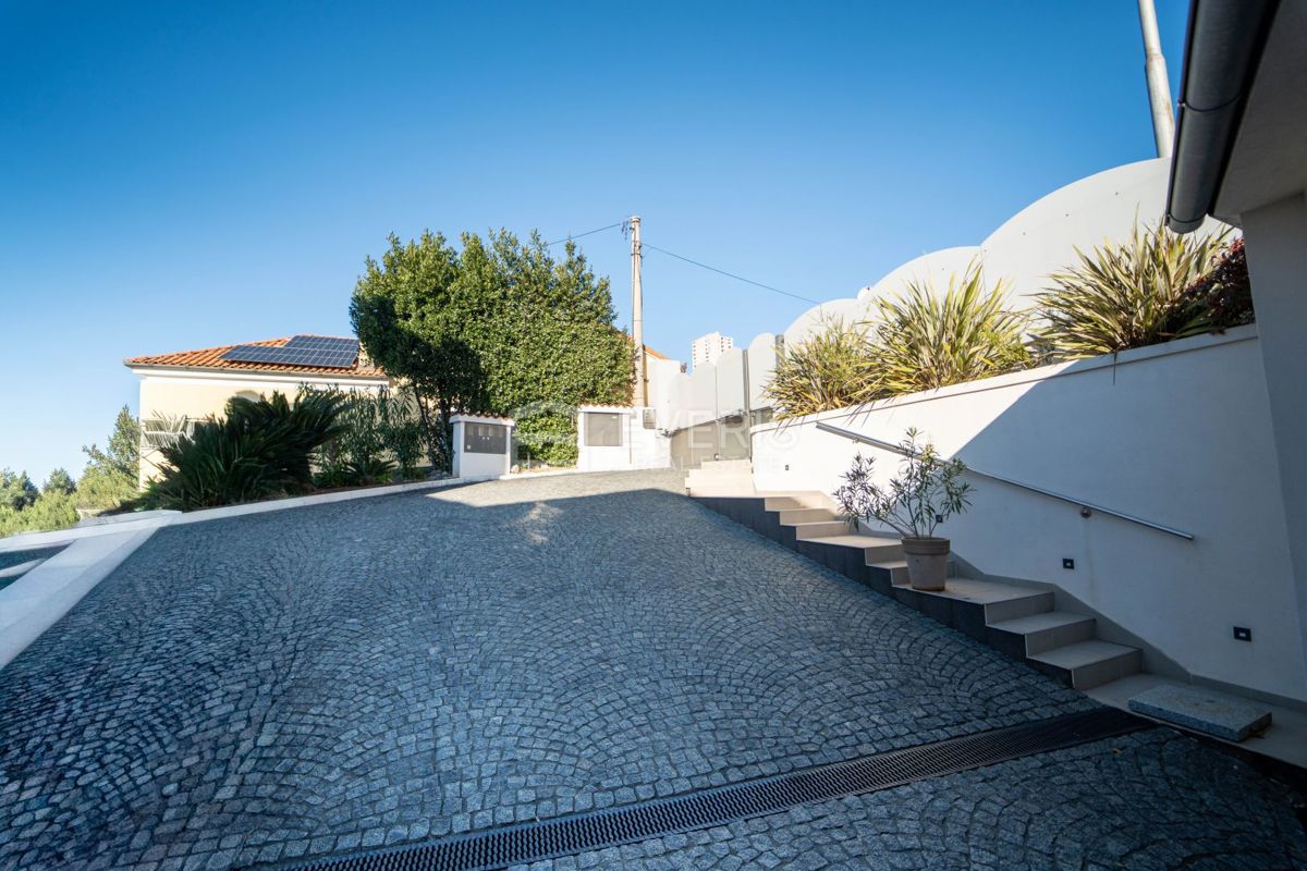 Pećine, Rijeka, 286 m2