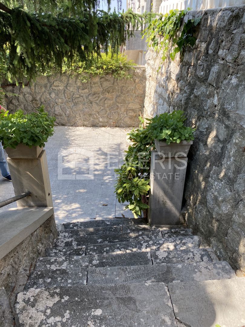 Kantrida, Rijeka, 300m2