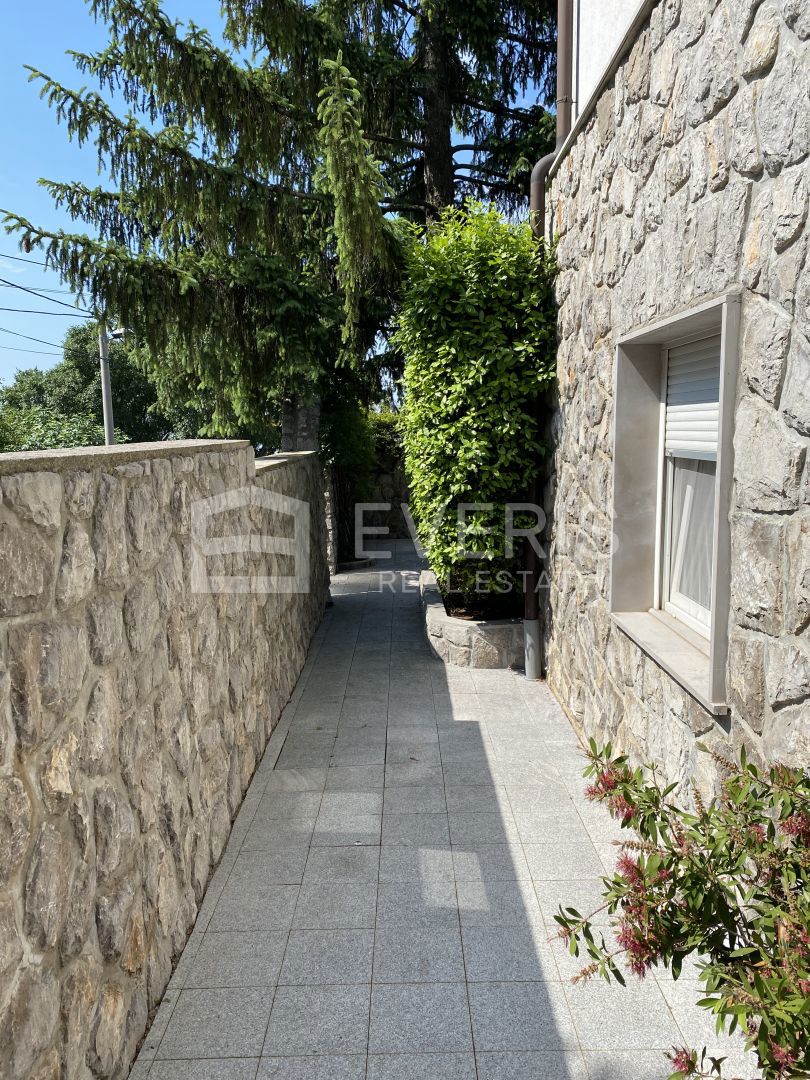 Kantrida, Rijeka, 300m2