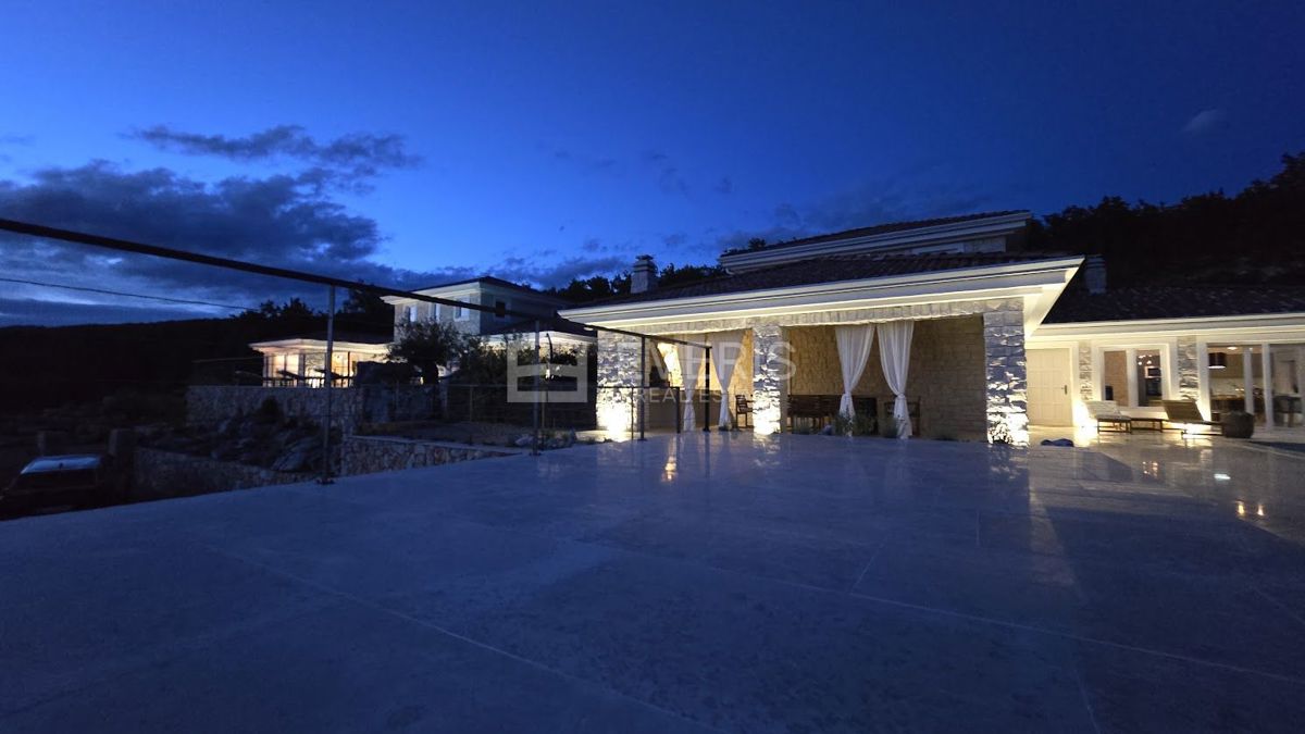 Jadranovo, Crikvenica, 200m2