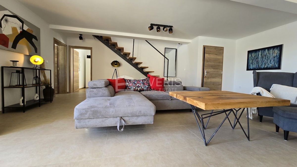 Jadranovo, Crikvenica, 200m2