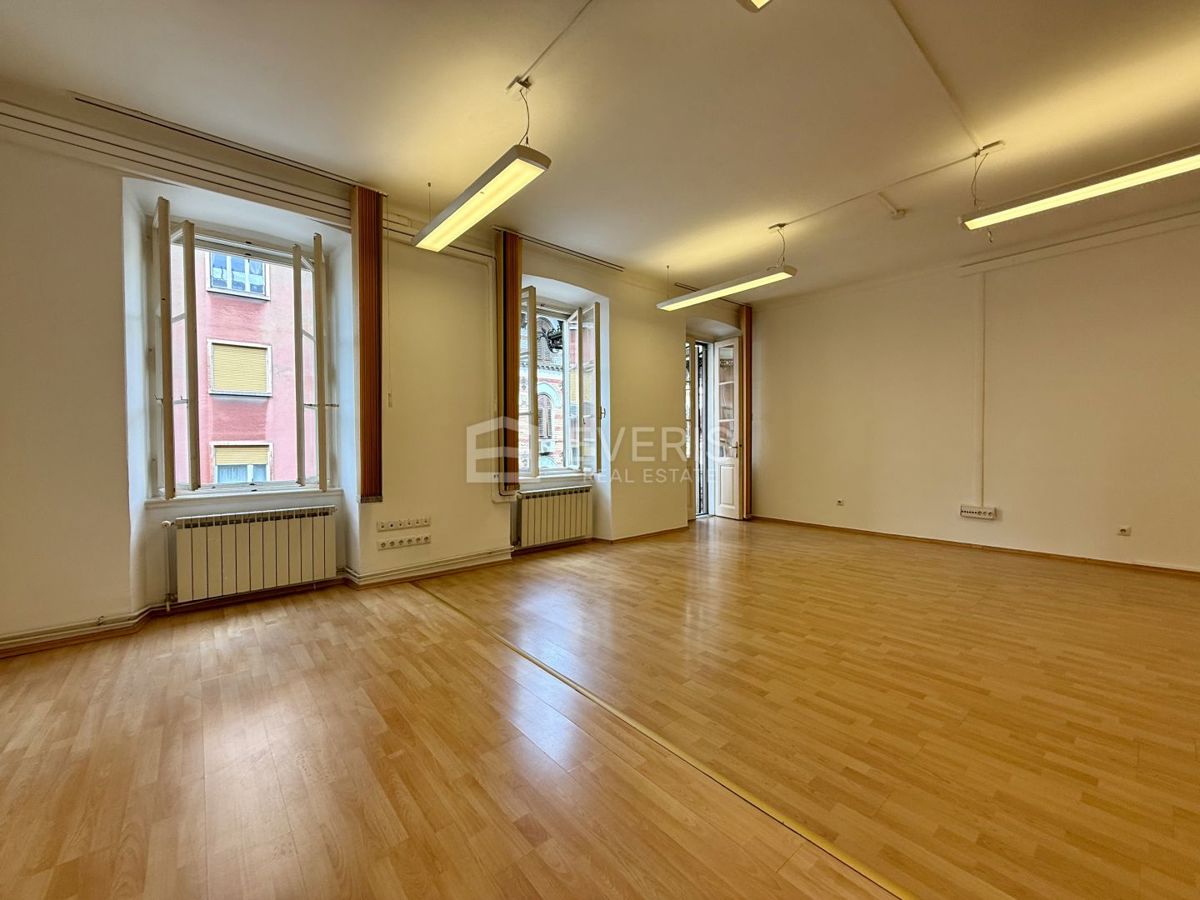 Centar, Rijeka, 110,19m2