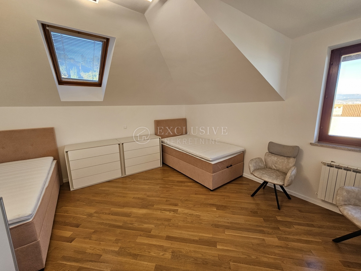 Stanovanje Ičići, Opatija - Okolica, 150m2