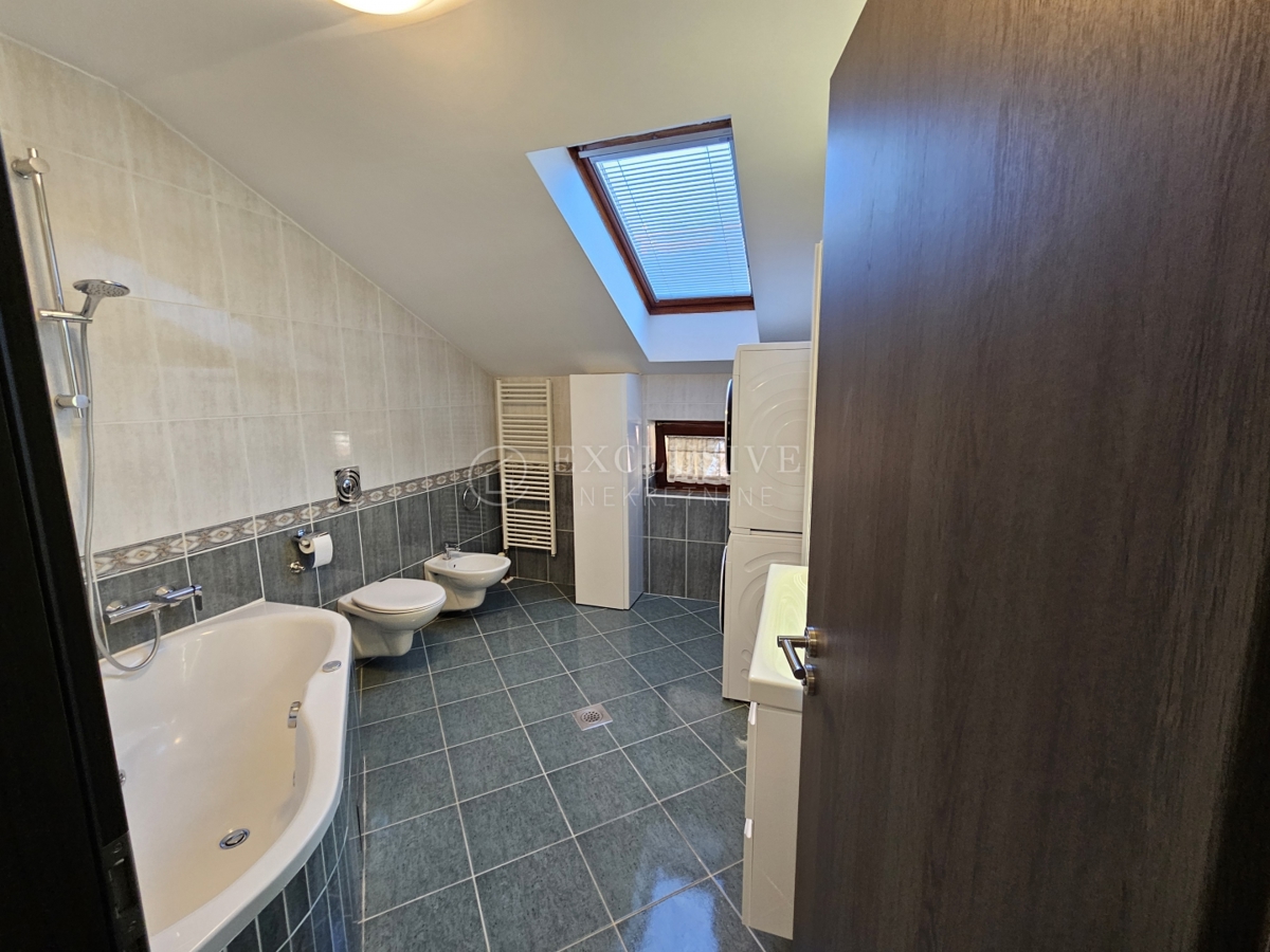 Stanovanje Ičići, Opatija - Okolica, 150m2