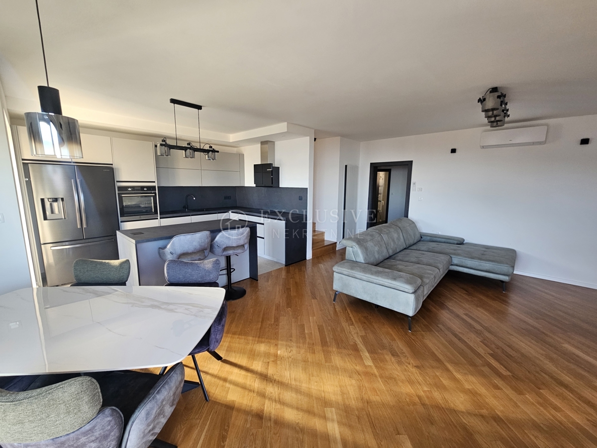 Stanovanje Ičići, Opatija - Okolica, 150m2