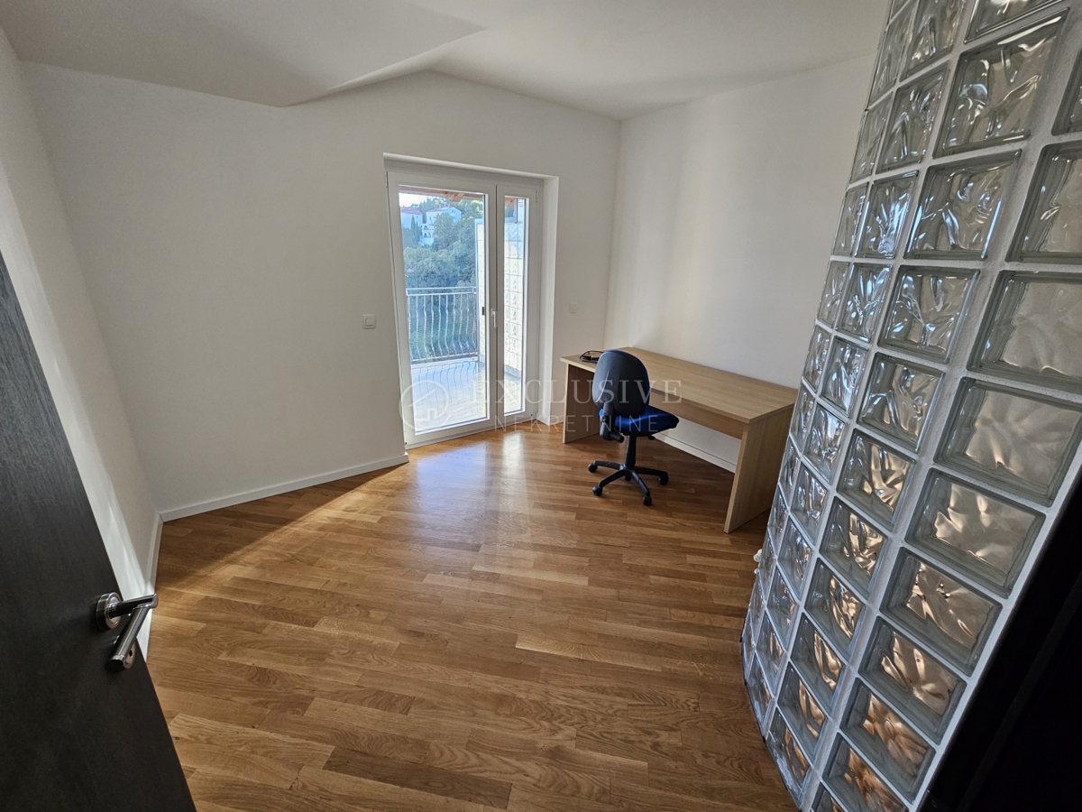 Stanovanje Ičići, Opatija - Okolica, 150m2