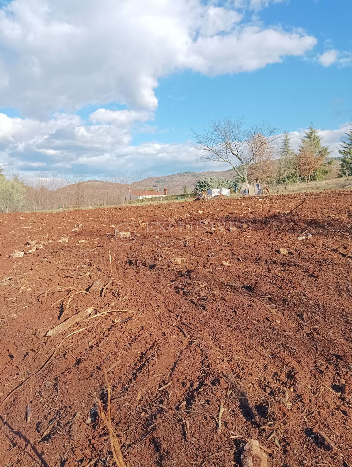 Zemljišče Karojba, 1.896m2