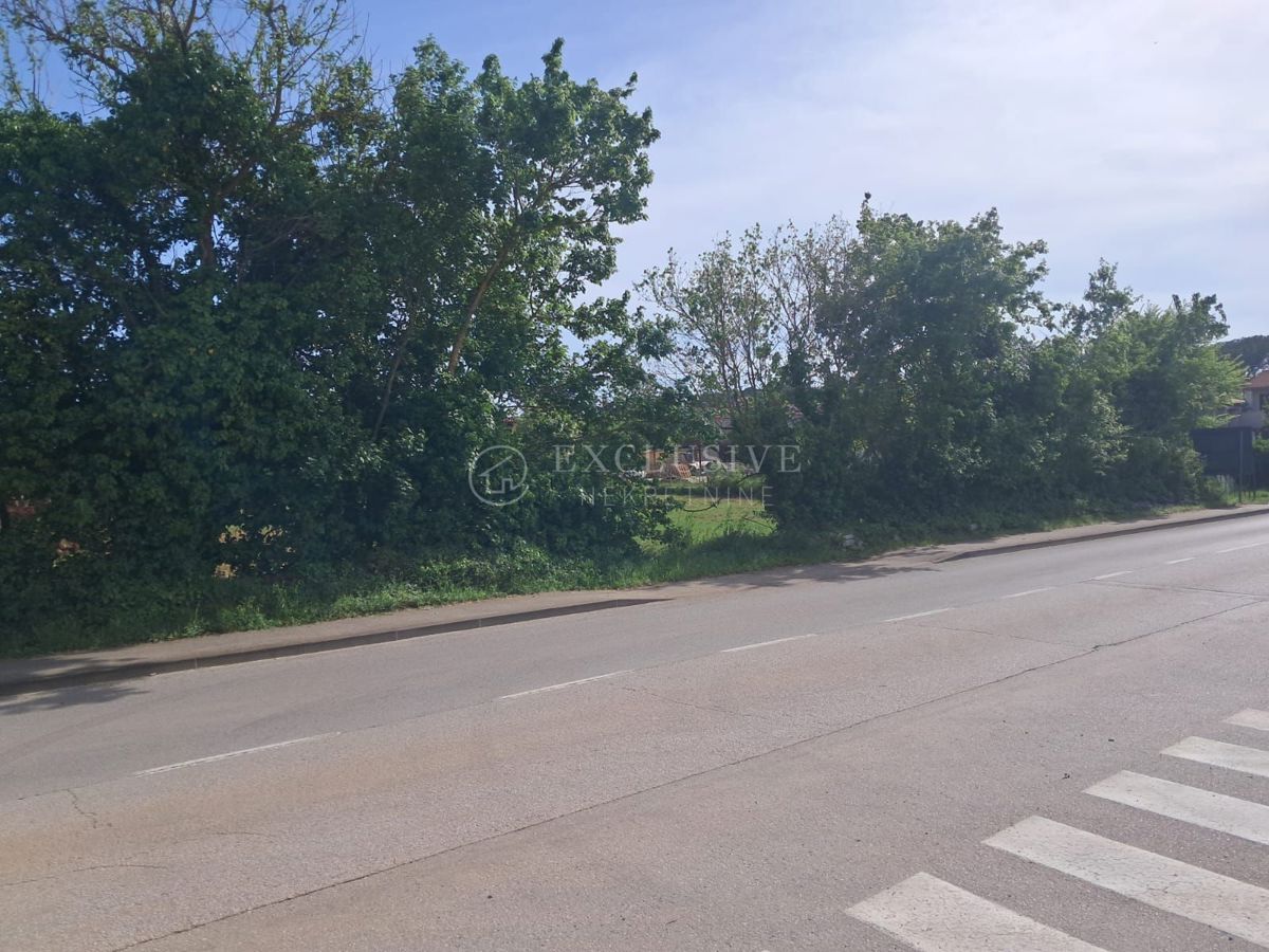 Zemljišče Rovinjsko Selo, Rovinj, 1.560m2