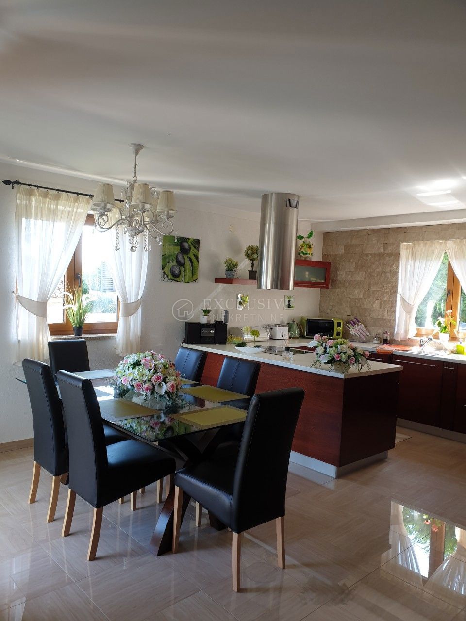 Hiša Poljane, Opatija - Okolica, 300m2