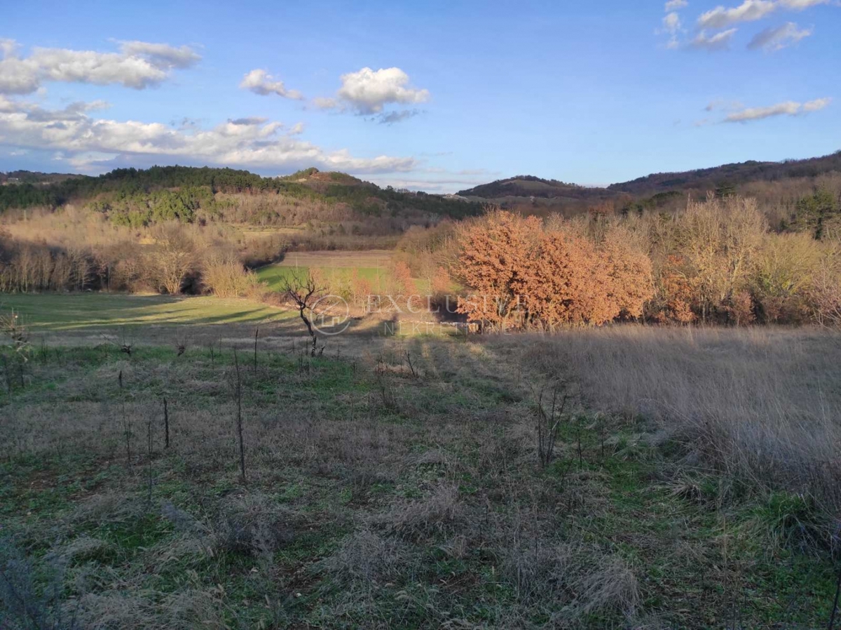 Zemljišče Karojba, 1.948m2