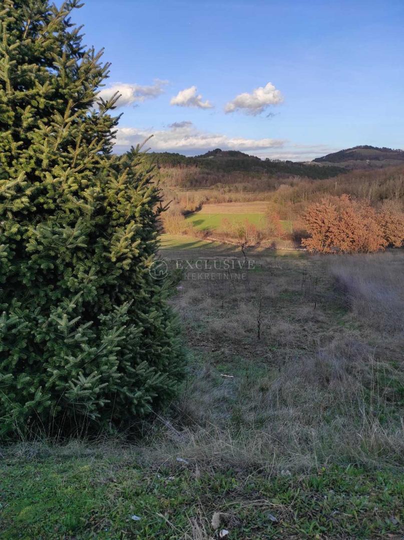 Zemljišče Karojba, 1.948m2