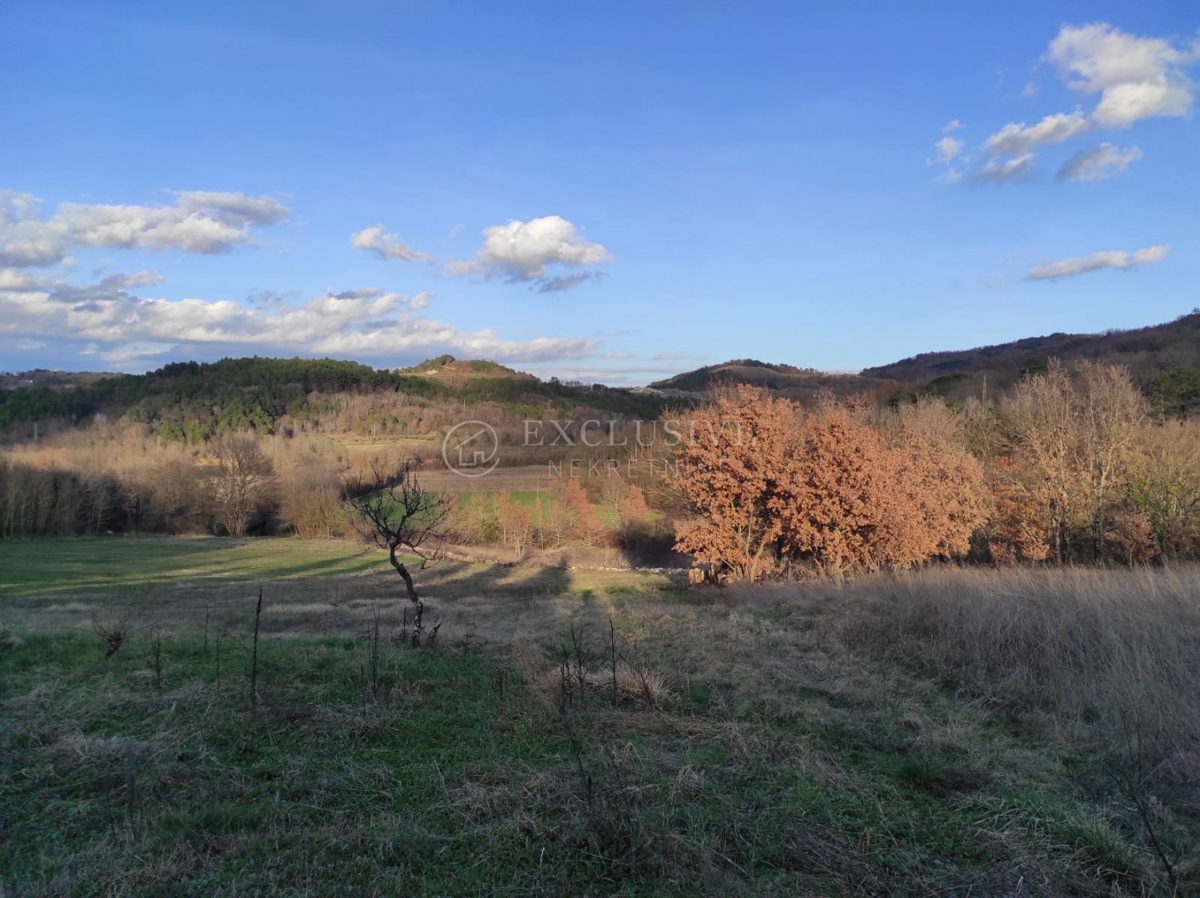 Zemljišče Karojba, 1.948m2