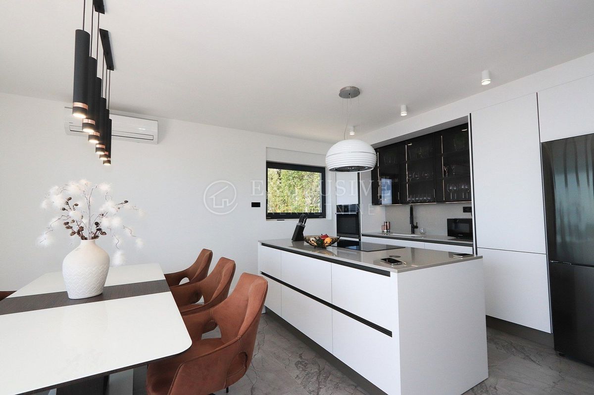 Hiša Ičići, Opatija - Okolica, 730m2