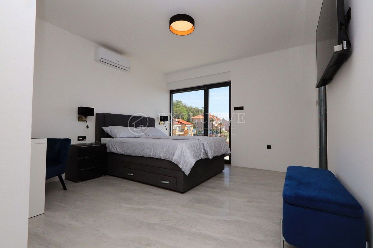 Hiša Ičići, Opatija - Okolica, 730m2