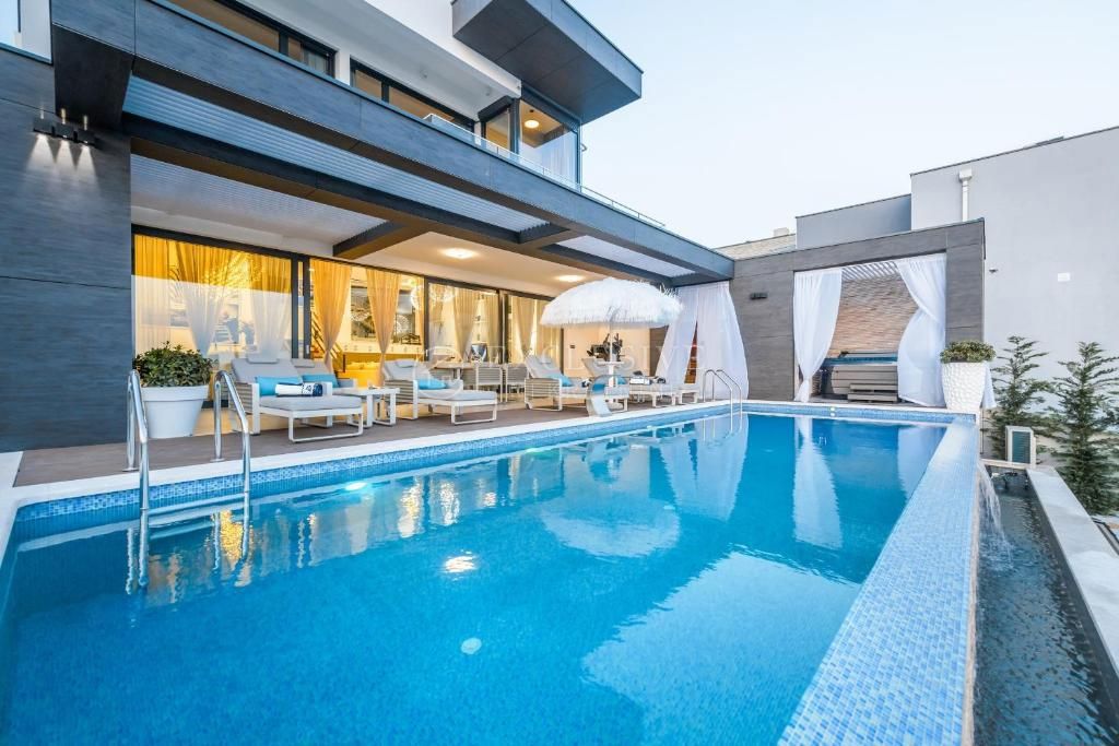 Hiša Crikvenica, 200m2