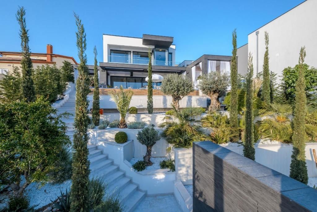 Hiša Crikvenica, 200m2