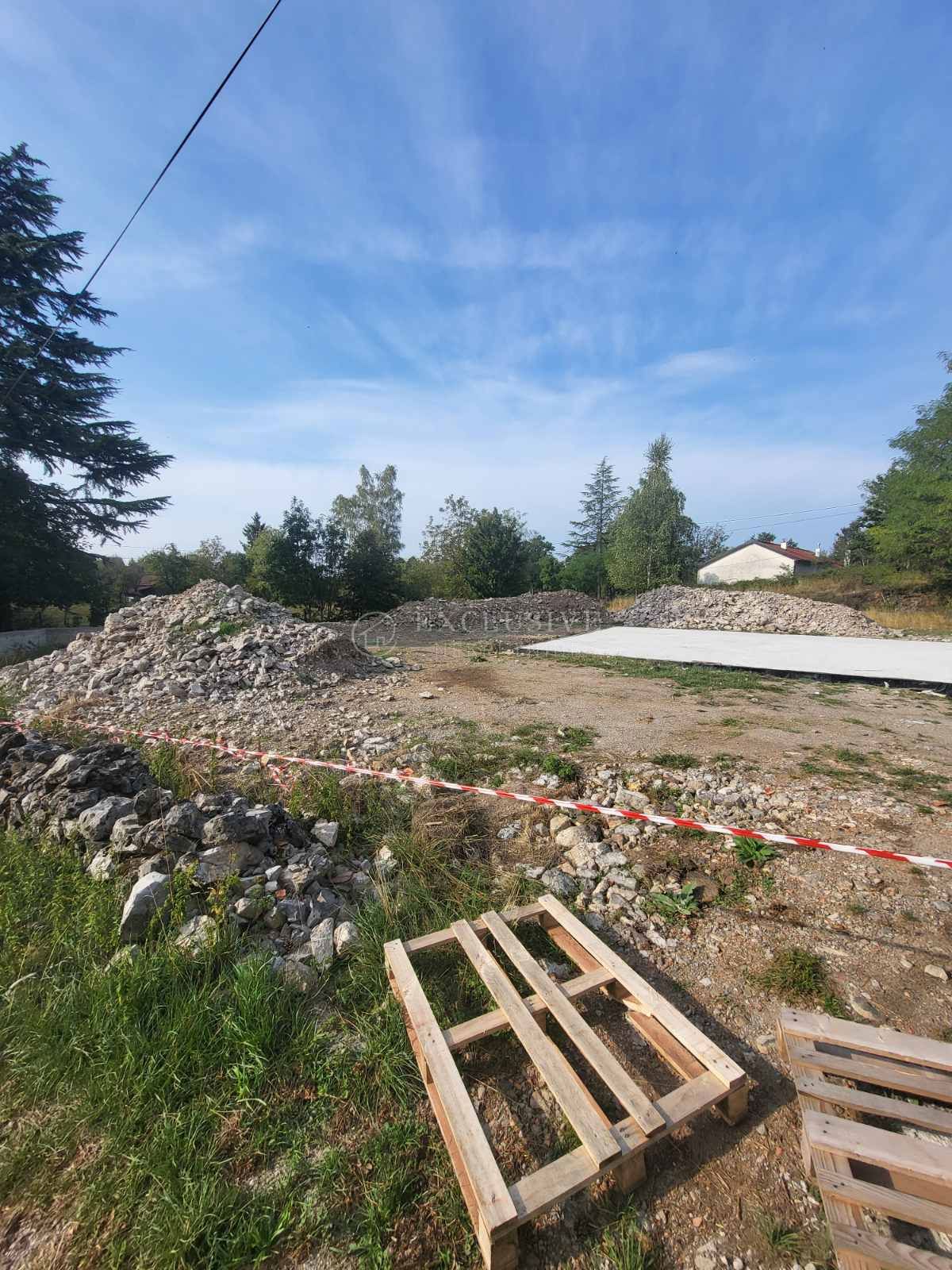 Zemljišče Klana, 1.100m2