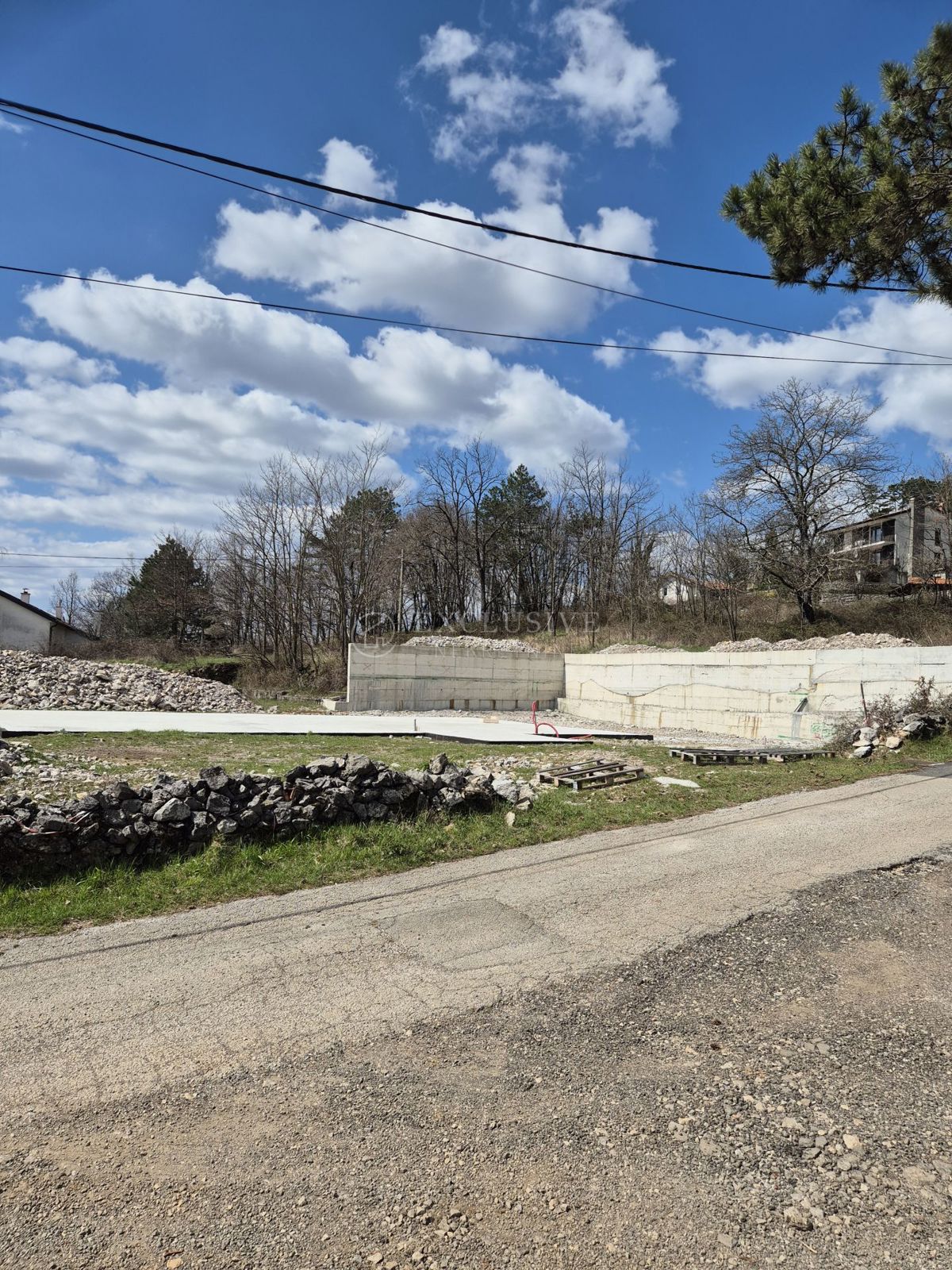 Zemljišče Klana, 1.100m2