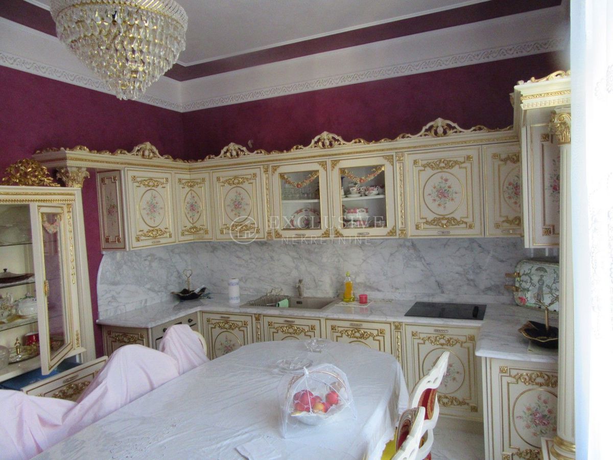 Stanovanje Opatija - Centar, Opatija, 215m2