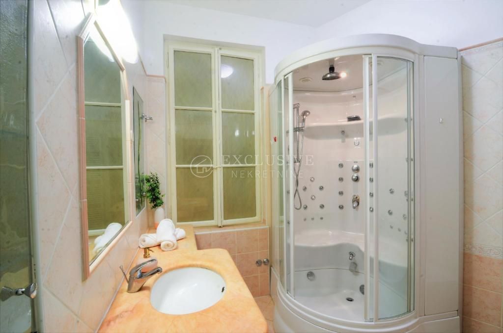 Stanovanje Opatija - Centar, Opatija, 200m2