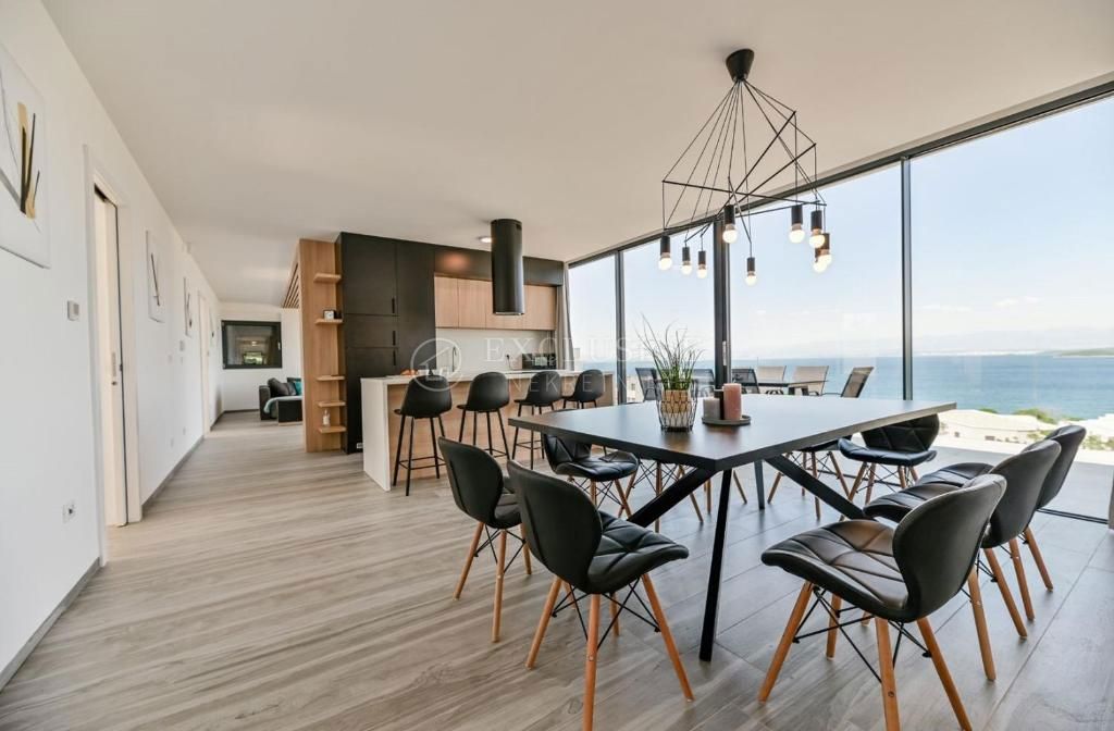 Stanovanje Malinska, Malinska-Dubašnica, 276,20m2