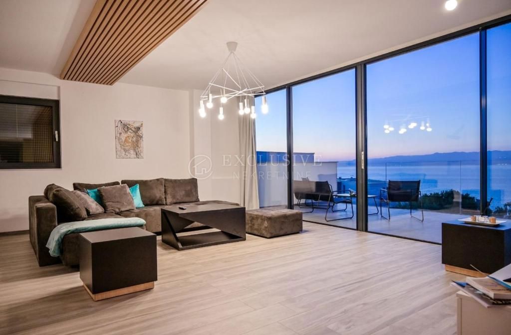 Stanovanje Malinska, Malinska-Dubašnica, 276,20m2
