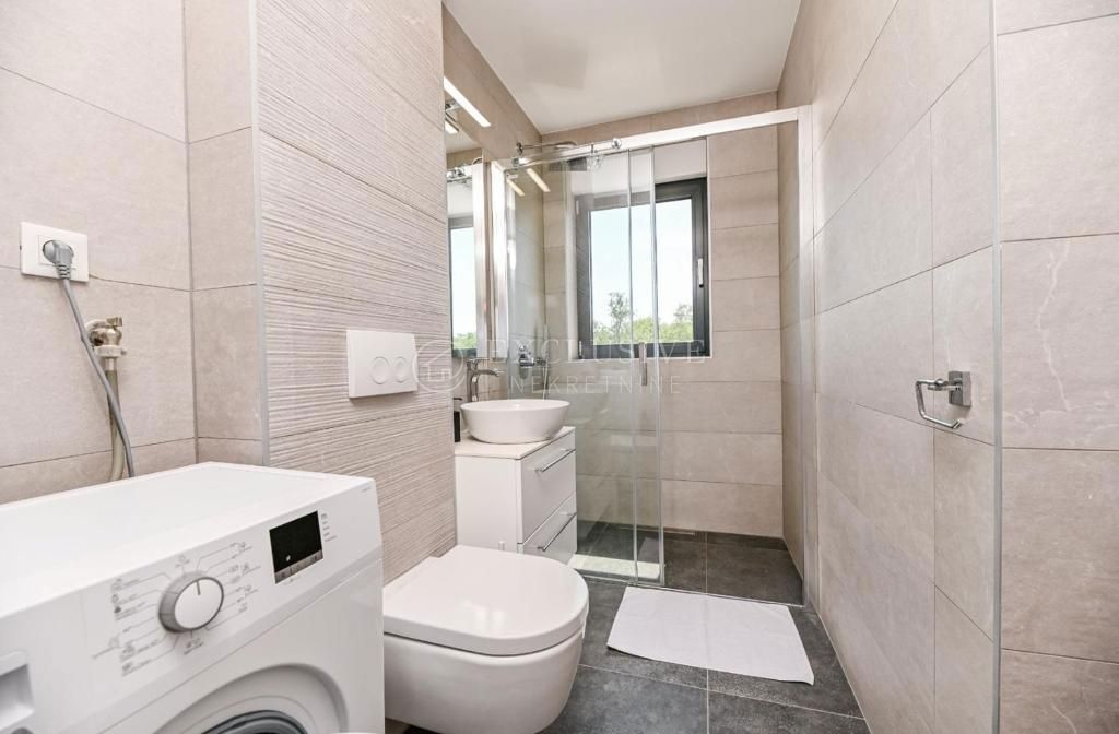 Stanovanje Malinska, Malinska-Dubašnica, 276,20m2