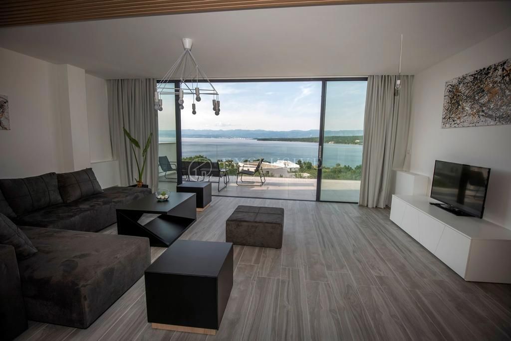 Stanovanje Malinska, Malinska-Dubašnica, 276,20m2