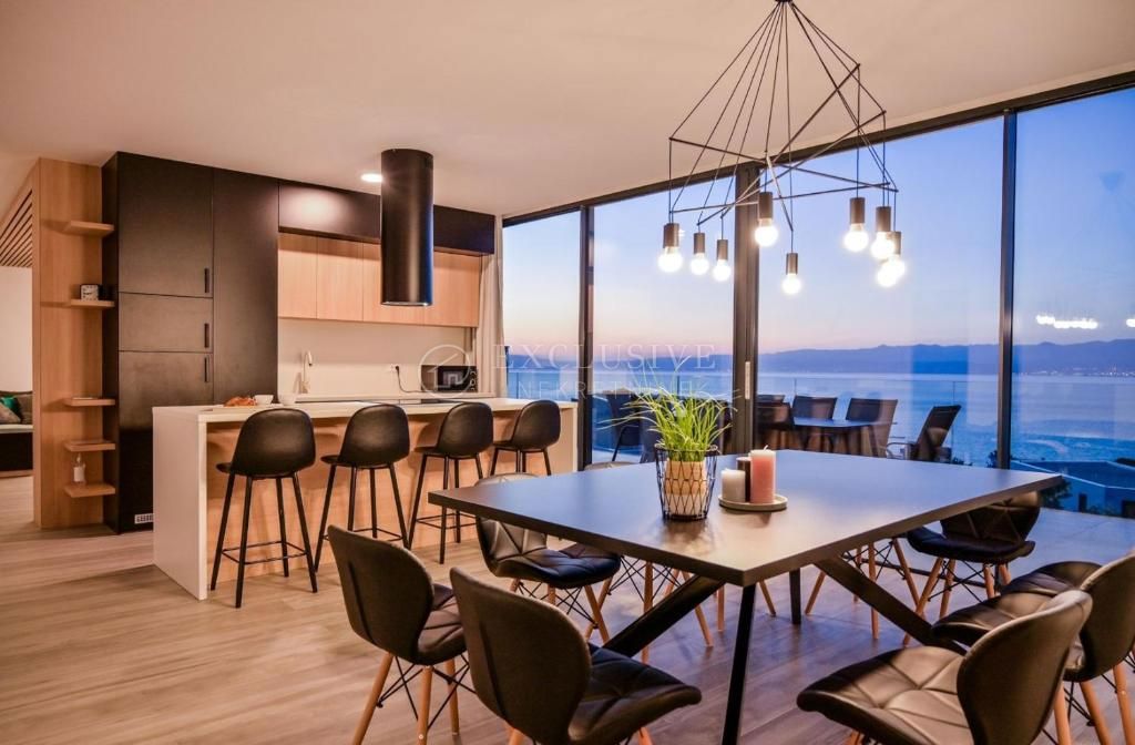 Stanovanje Malinska, Malinska-Dubašnica, 276,20m2