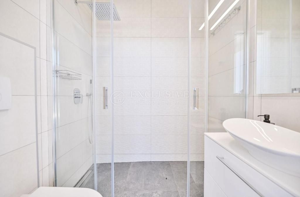 Stanovanje Malinska, Malinska-Dubašnica, 276,20m2
