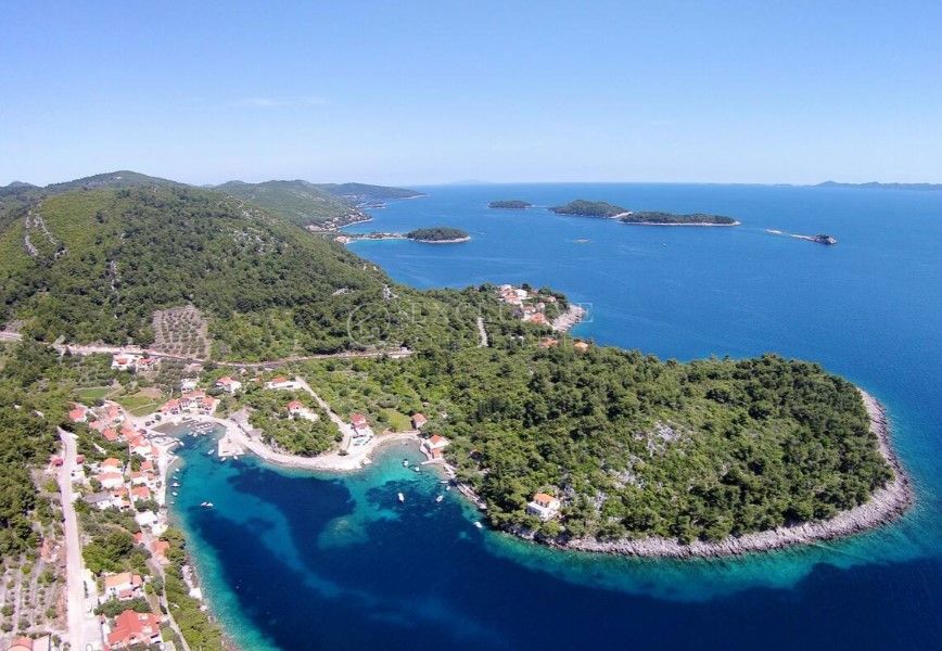 Zemljišče Korčula, 730m2