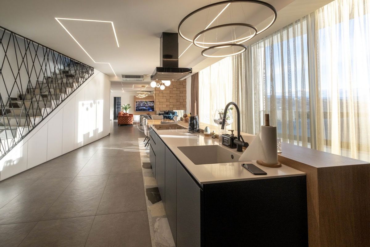 Stanovanje Opatija - Centar, Opatija, 180m2