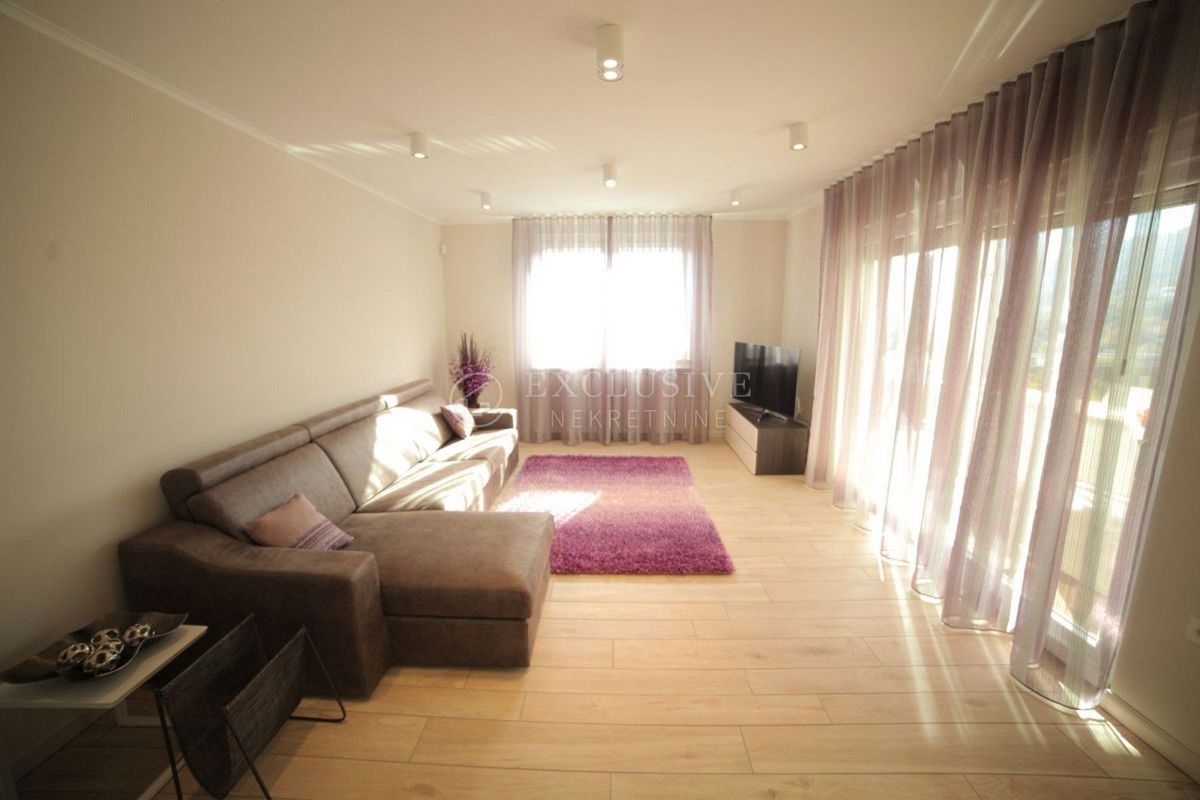 Hiša Poljane, Opatija - Okolica, 275m2