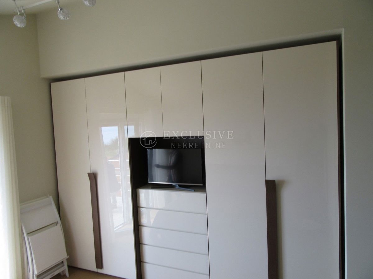 Hiša Poljane, Opatija - Okolica, 275m2