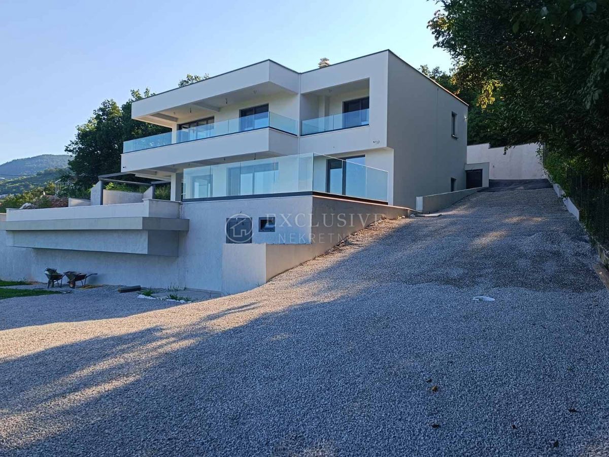 Hiša Lovran, 900m2