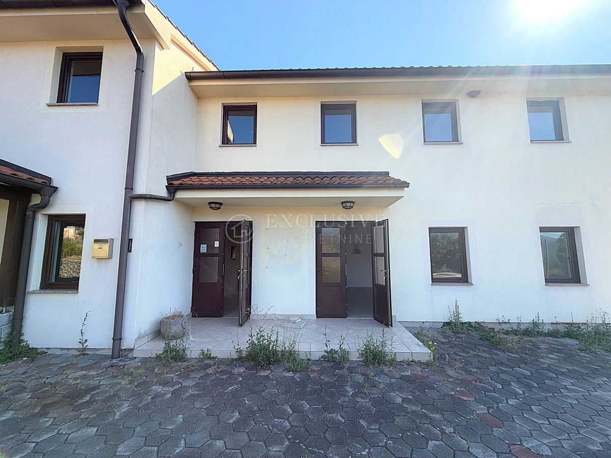 Poslovni prostor Šapjane, Matulji, 780m2
