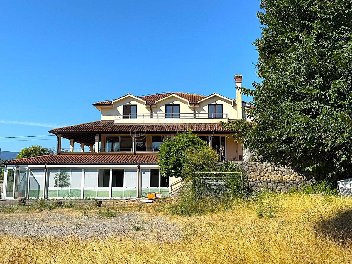 Poslovni prostor Šapjane, Matulji, 780m2