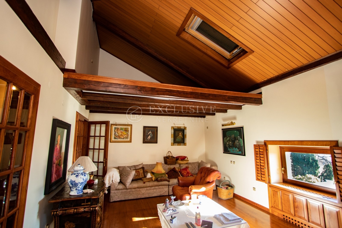 Stanovanje Opatija - Centar, Opatija, 350m2