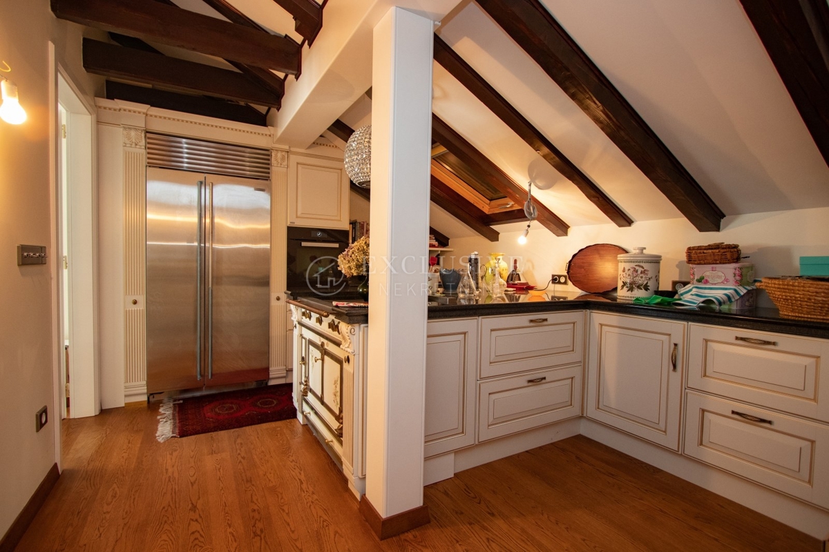 Stanovanje Opatija - Centar, Opatija, 350m2