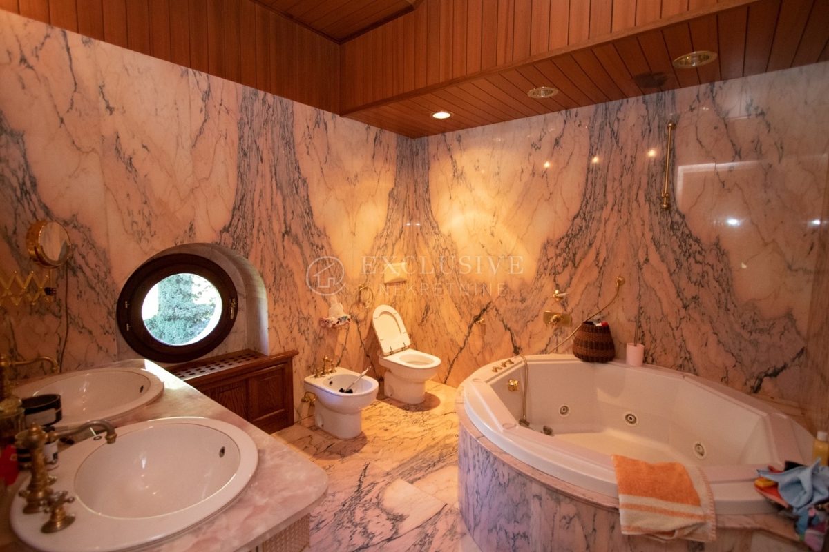 Stanovanje Opatija - Centar, Opatija, 350m2