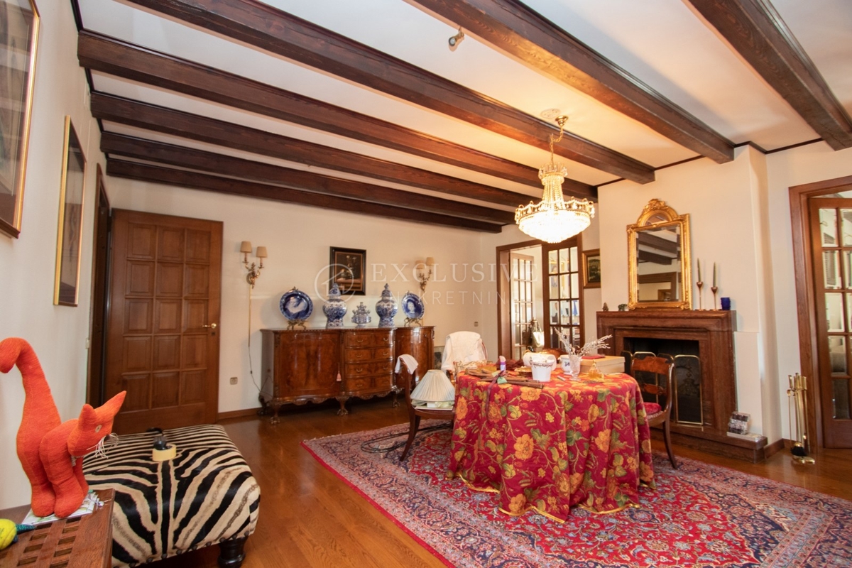 Stanovanje Opatija - Centar, Opatija, 350m2