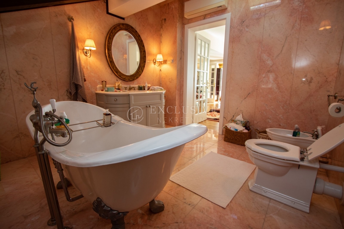 Stanovanje Opatija - Centar, Opatija, 350m2