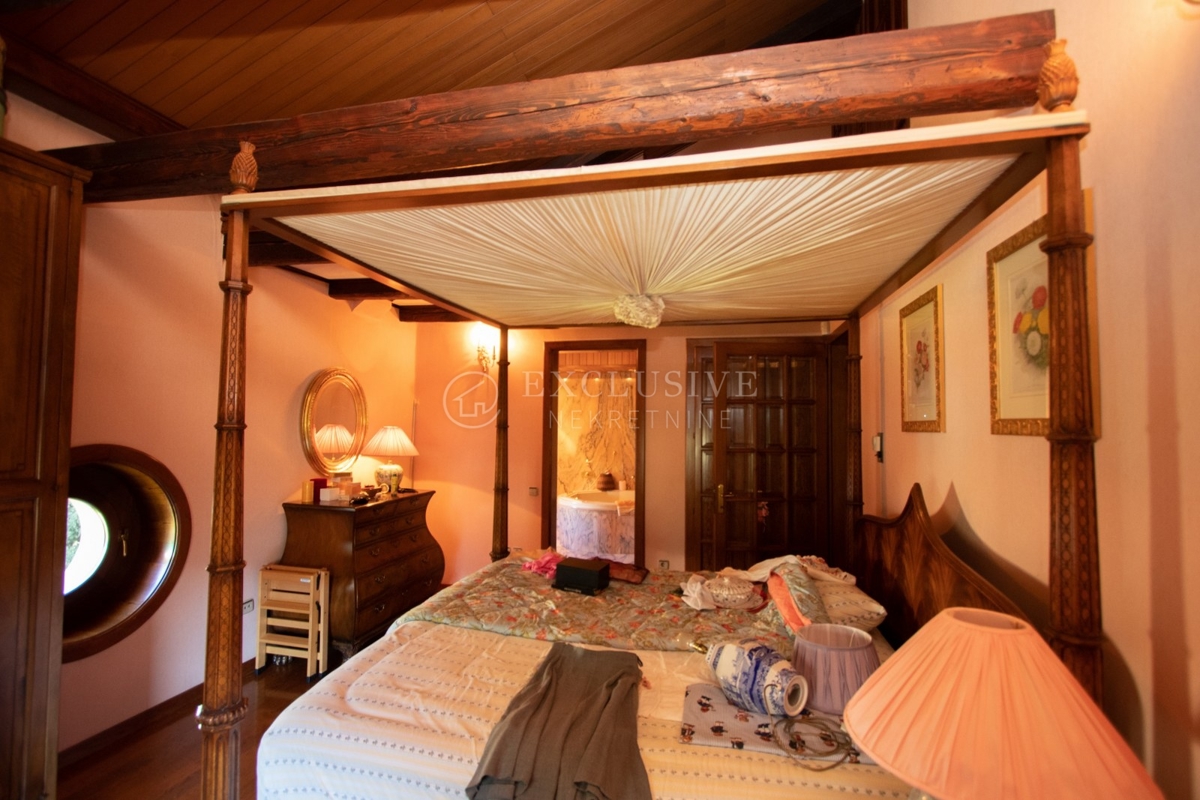 Stanovanje Opatija - Centar, Opatija, 350m2