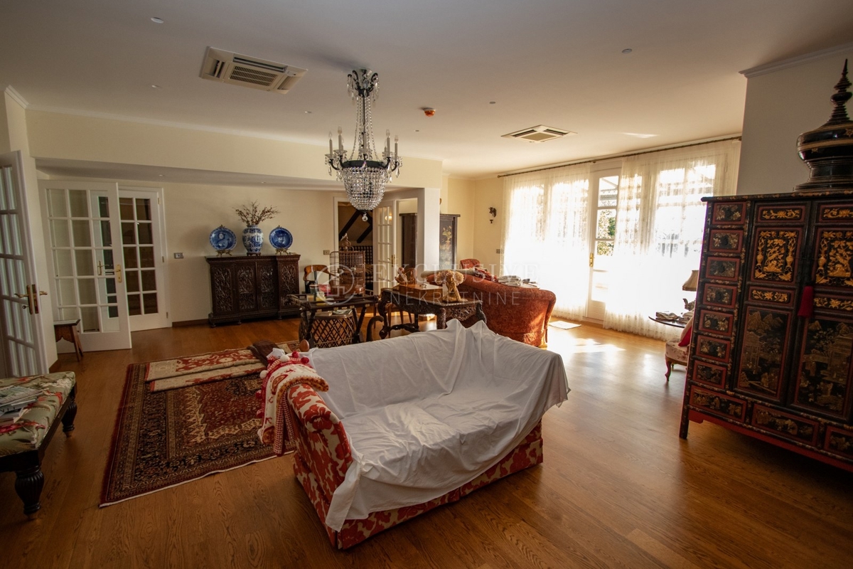 Stanovanje Opatija - Centar, Opatija, 350m2