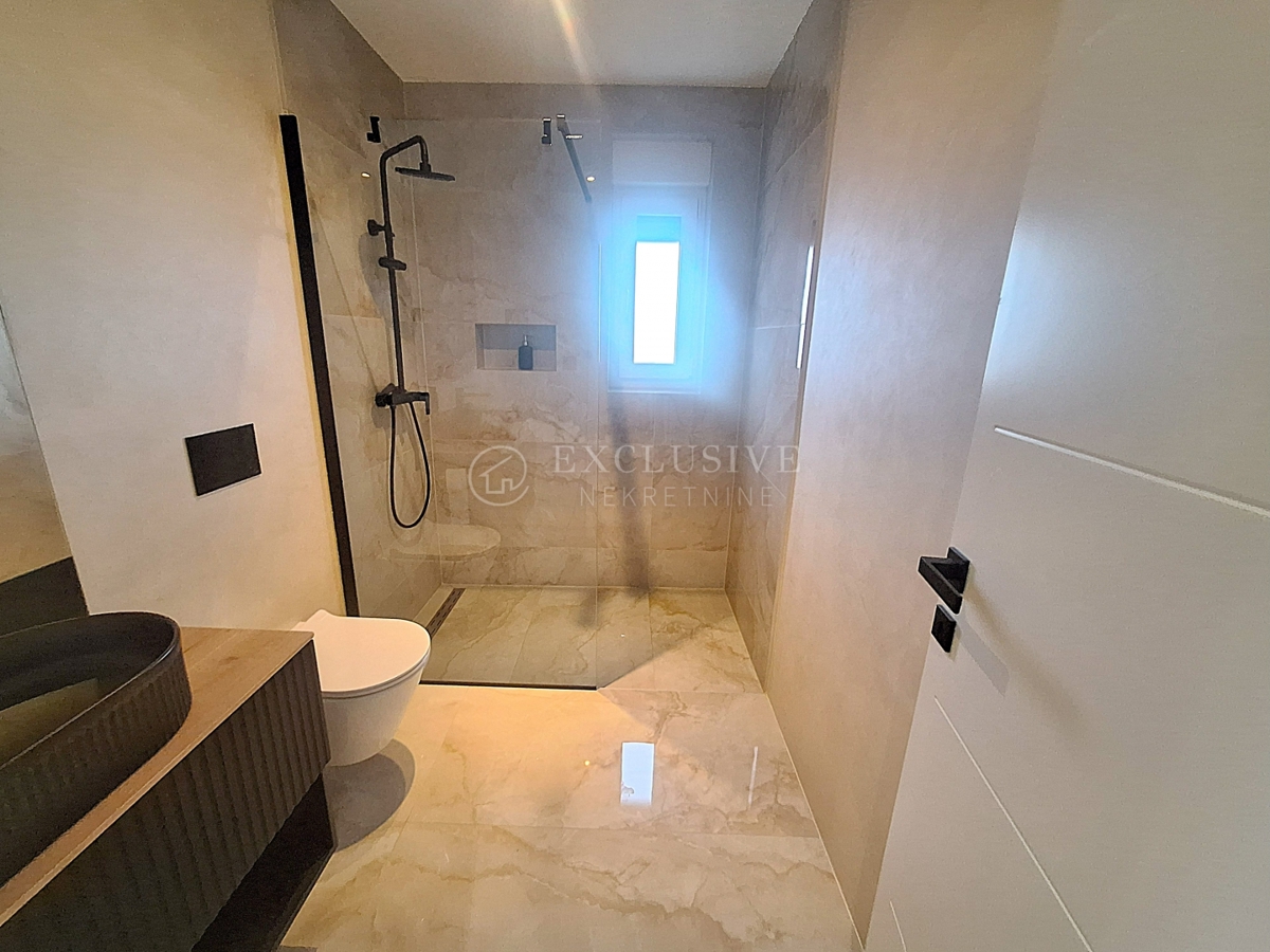 Stanovanje Malinska, Malinska-Dubašnica, 70m2