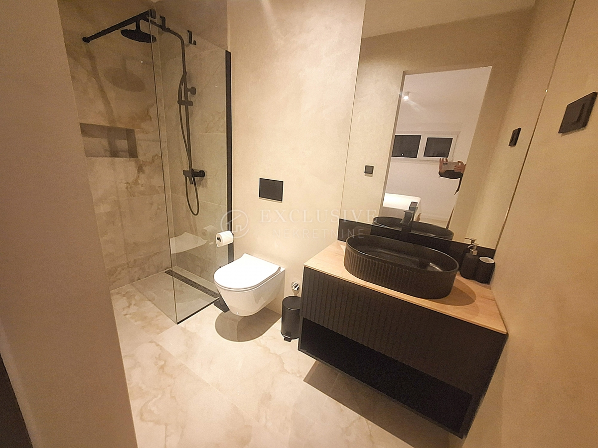 Stanovanje Malinska, Malinska-Dubašnica, 70m2