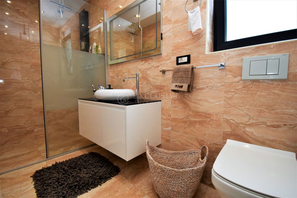 Hiša Crikvenica, 390m2