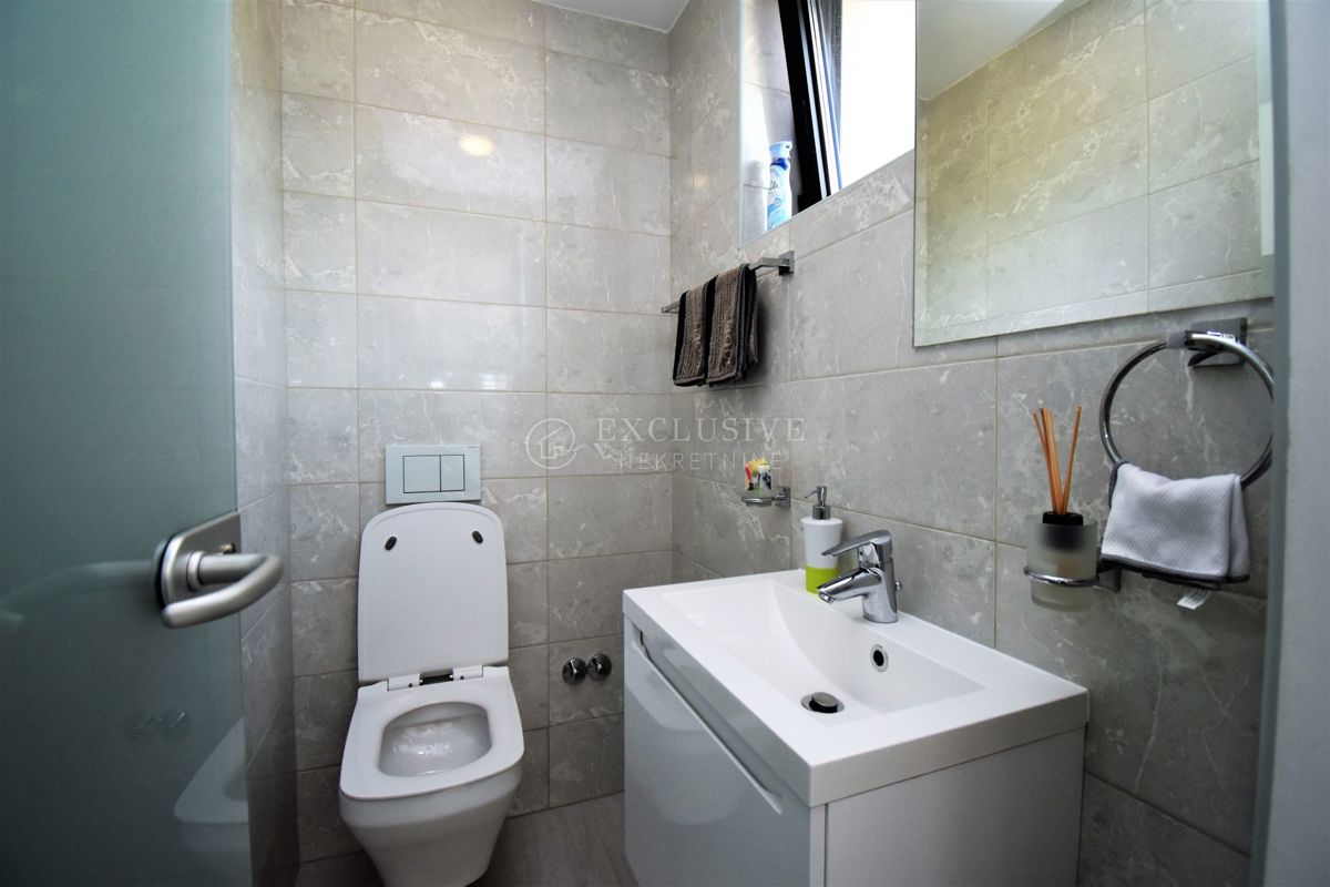 Hiša Crikvenica, 390m2